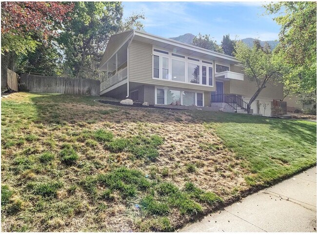 Foto del edificio - Olympus Cove Home Tucked In to the Benches! Near Park, Schools, Hiking and Skiing!