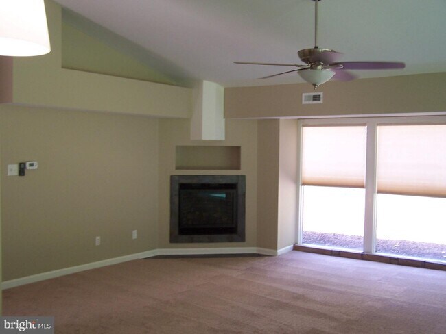 Building Photo - 326 Cherry Hill Blvd