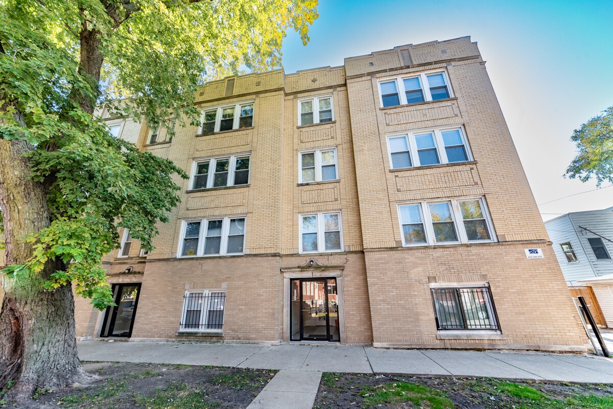 Primary Photo - 1511 W Albion Ave