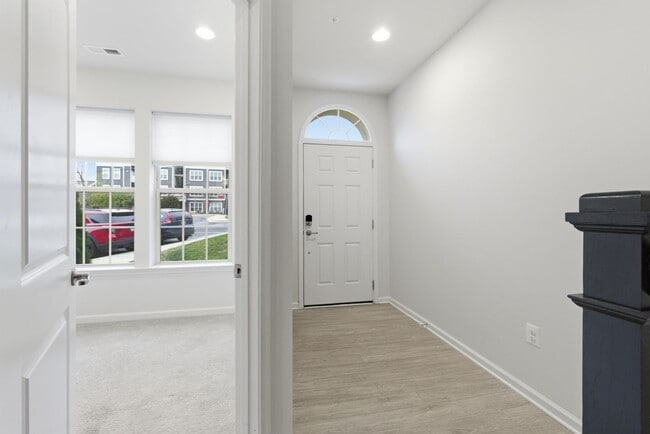 Foto del edificio - Amazing 3 BR/3.5 BA Townhome in Jessup!