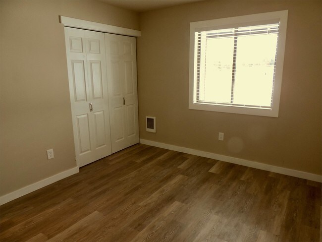 Foto del edificio - 10306 E 13th Ave