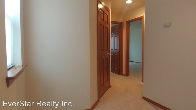 Building Photo - 7048 W Grandridge Blvd