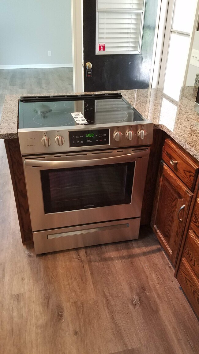 Range - 115 Windy Hill Ct