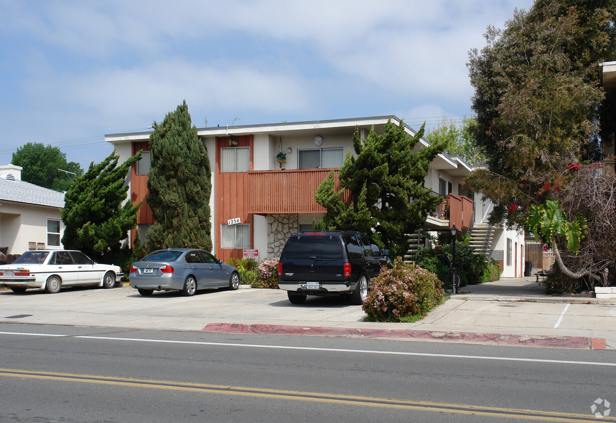 Primary Photo - Pacific Beach Drive Apartments