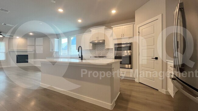 Building Photo - 5522 Blue Point Ln