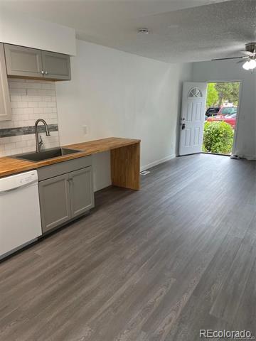 Foto principal - 3245 S Estes St