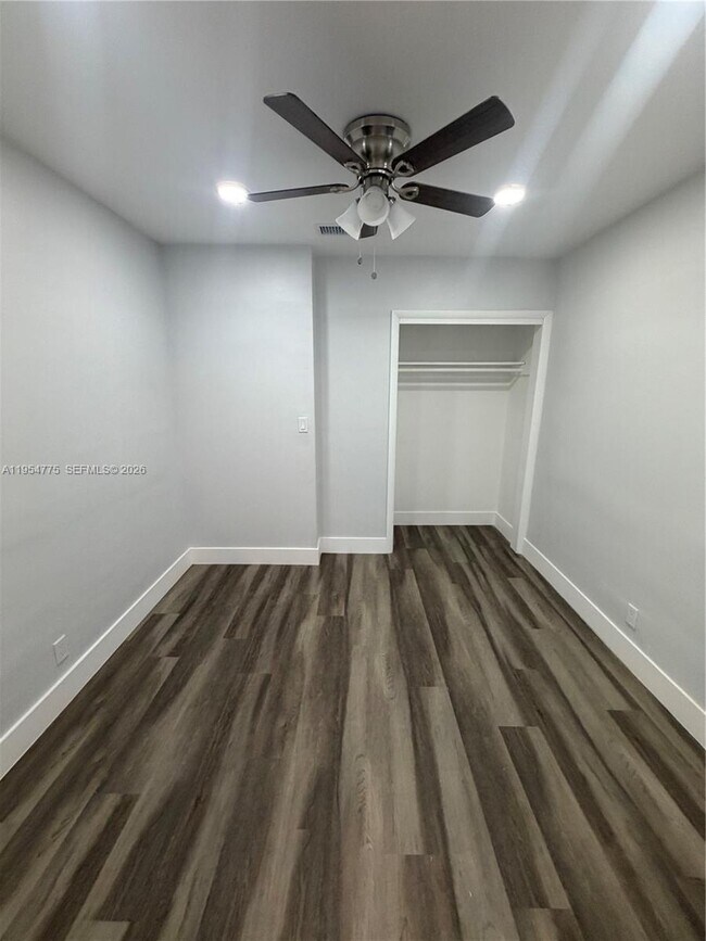 Foto del edificio - 531 NE 58th St