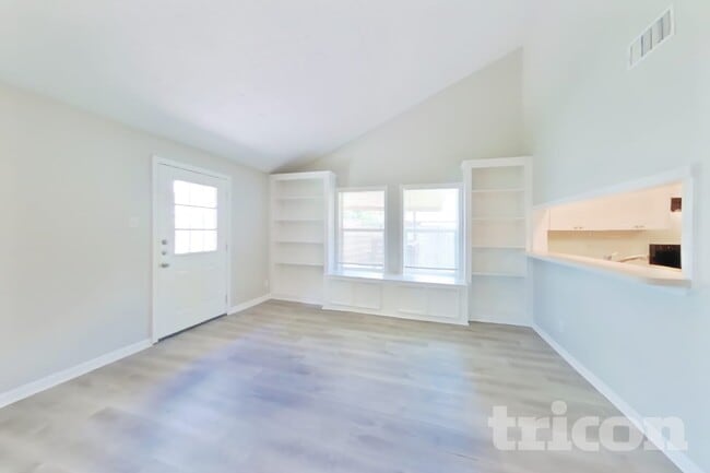 Building Photo - 13307 Venice Cir