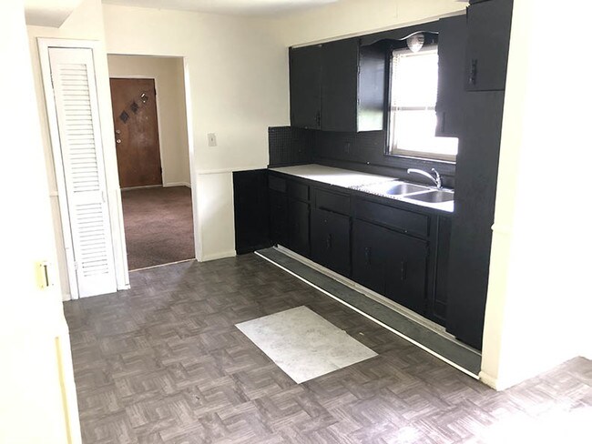 Foto del edificio - 3865 E 57th St