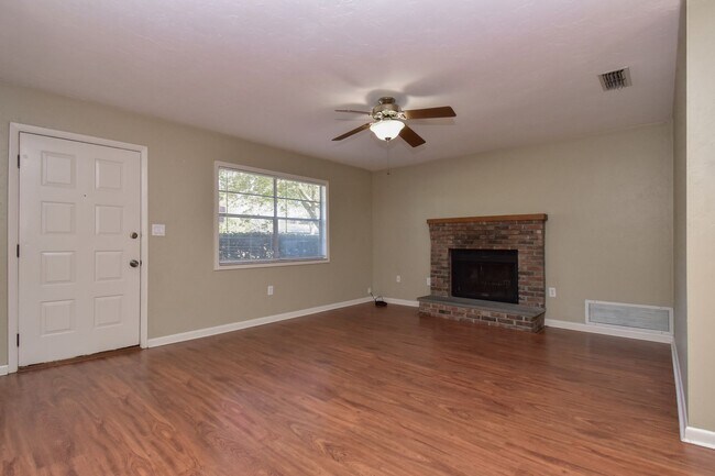 Building Photo - 6426 NW 27th Terrace (Northwood Pines)