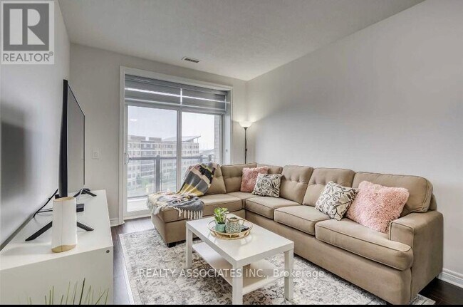 Photo du bâtiment - 628-7325 MARKHAM Rd
