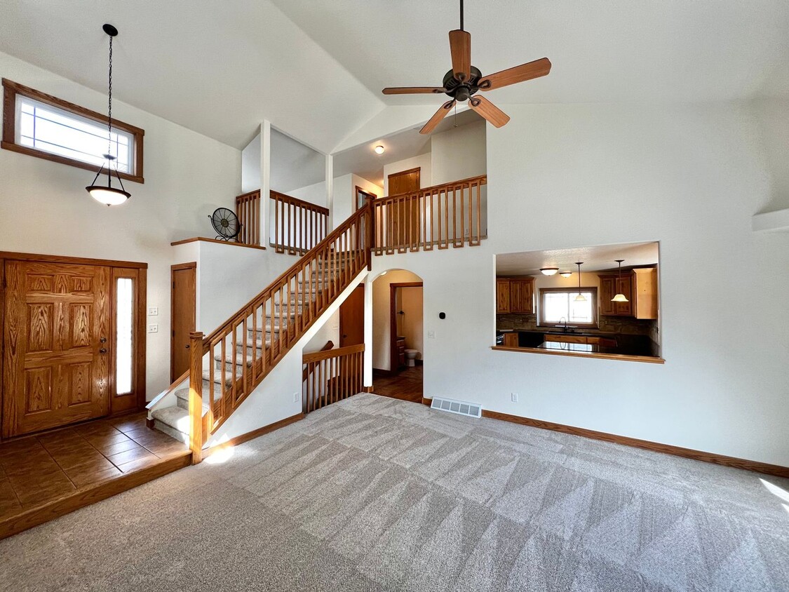 Primary Photo - 3 bed, 3 bath Home in Poudre Overlook Neig...