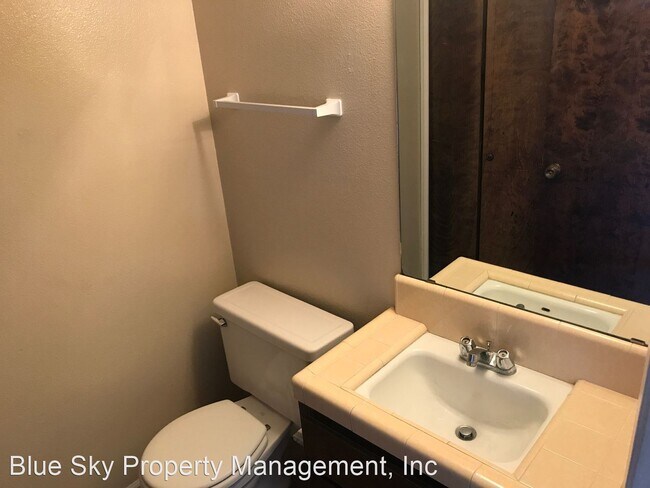 Building Photo - 1041 Stonegate Cove Dr