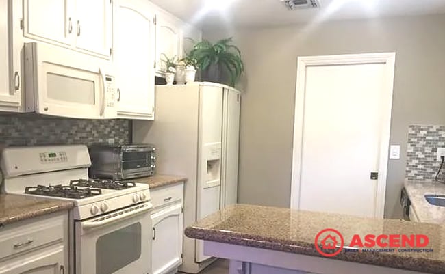 Building Photo - Beautiful 4 Bedroom Home Near Coffee Rd. & Hageman Rd.