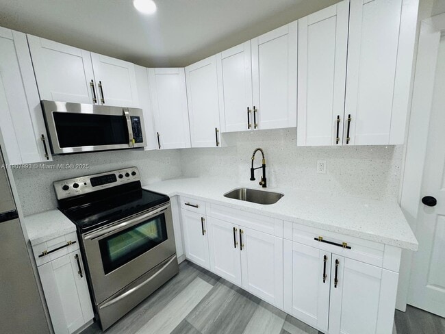 Building Photo - 888 NW 104th St