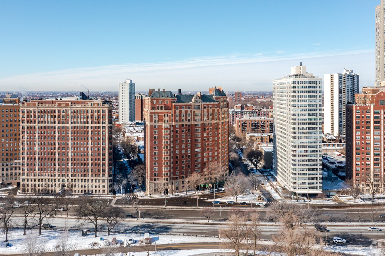 Primary Photo - 3800 N Lake Shore Dr