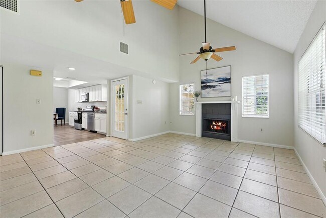 Foto del edificio - 3614 Pine Knot Dr