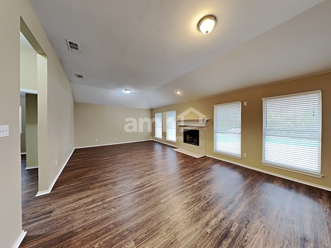 Foto del edificio - 7914 Clear Fork Trail