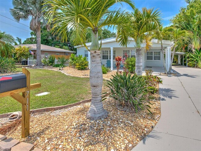 Foto del edificio - 711 Bayshore Dr