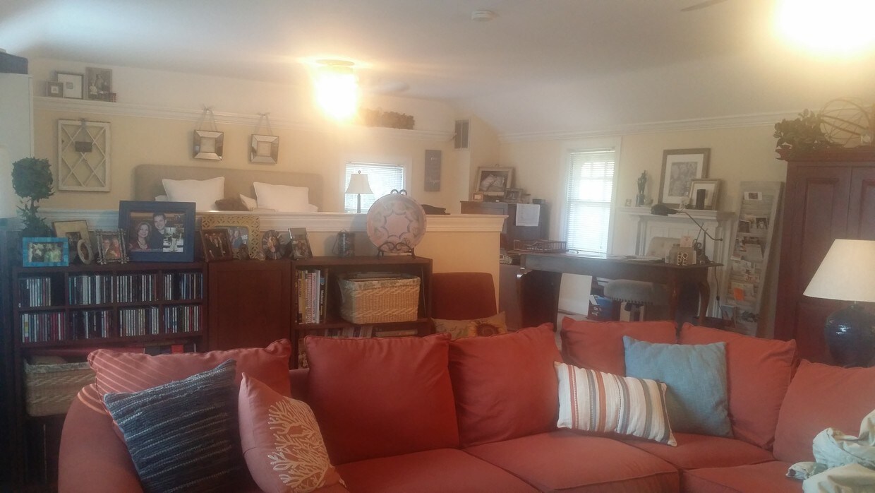 Bright, warm living area - 1 S Chancellor St