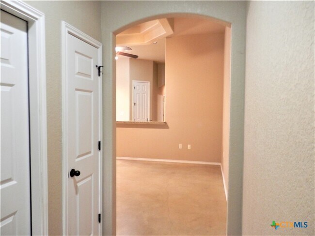 Foto del edificio - 1071 Carolyn Cove