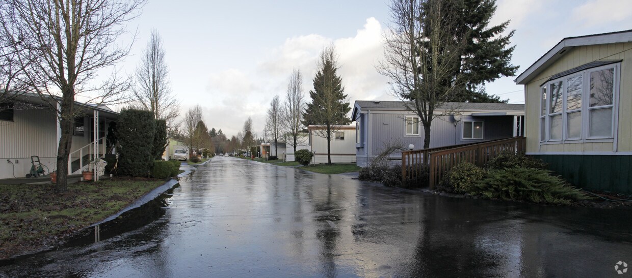 Building Photo - 3921 E FOURTH PLAIN Blvd