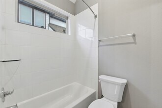 Building Photo - 808 Marisol Bay Dr
