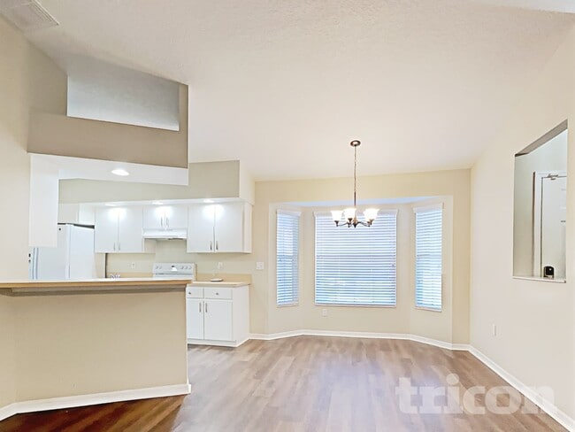 Building Photo - 3233 Ambassador Ave