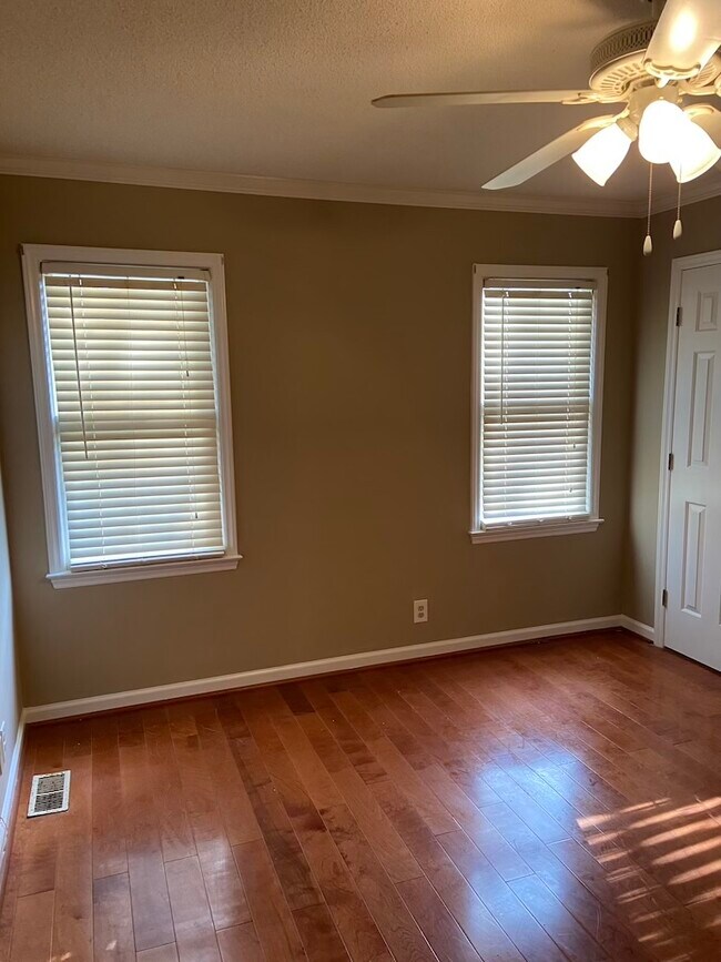 Foto del edificio - 4 Holdsworth Ct