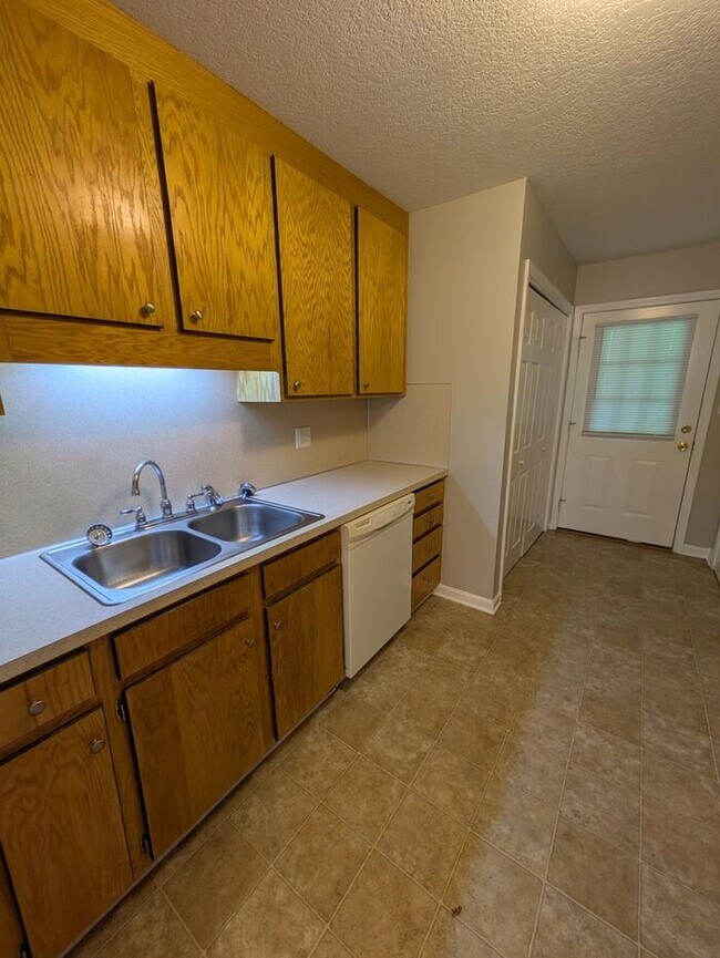 Foto del edificio - 3BD/2BA Unit in Hickory