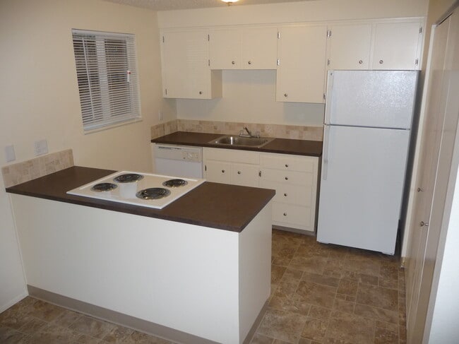 Building Photo - 636 SE 47th Ave