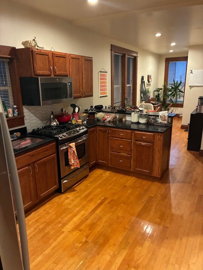 Building Photo - 1018 Williamson St