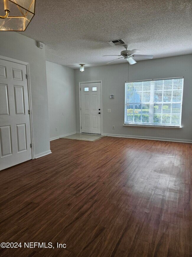 Foto del edificio - 12311 Kensington Lakes Dr
