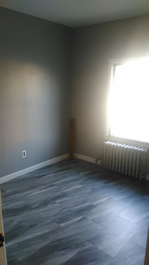 Building Photo - 137 Willow St