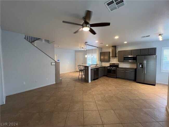 Building Photo - 5385 Coral Ribbon Ave