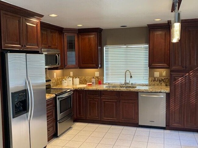 Building Photo - Bent Creek San Ramon 5 BD, 3 BA 2 car atta...