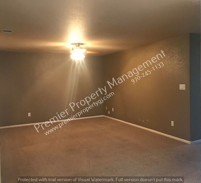 Foto del edificio - 2445 Jack Creek Rd