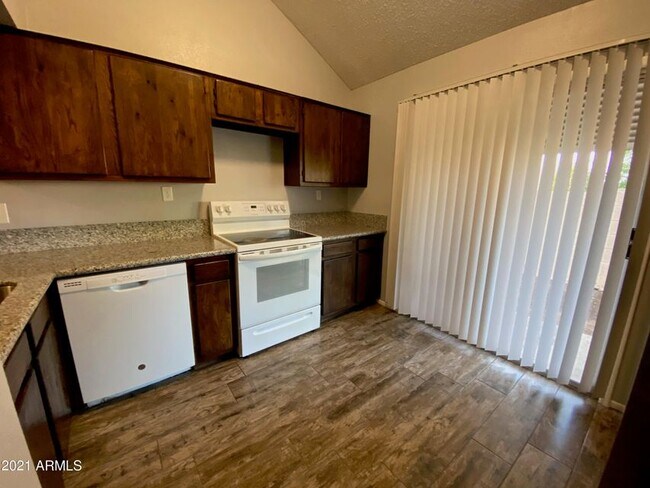 Kitchen - 14002 N 49th Ave