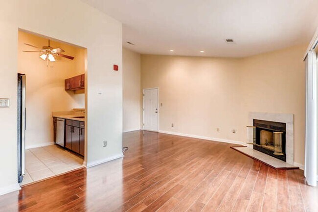 Foto del edificio - Updated Condo in Quiet corner of Glen Burnie