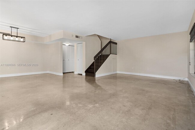 Foto del edificio - 4714 SW 67th Ave