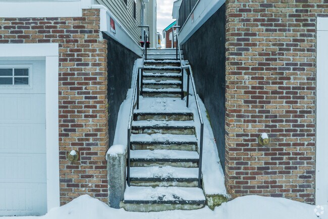 Entrada - 230 Appleton St