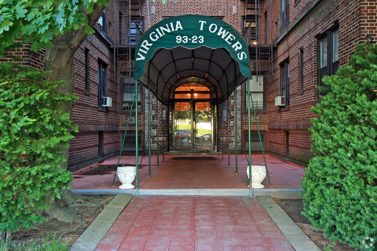 Entrada - Virginia Towers