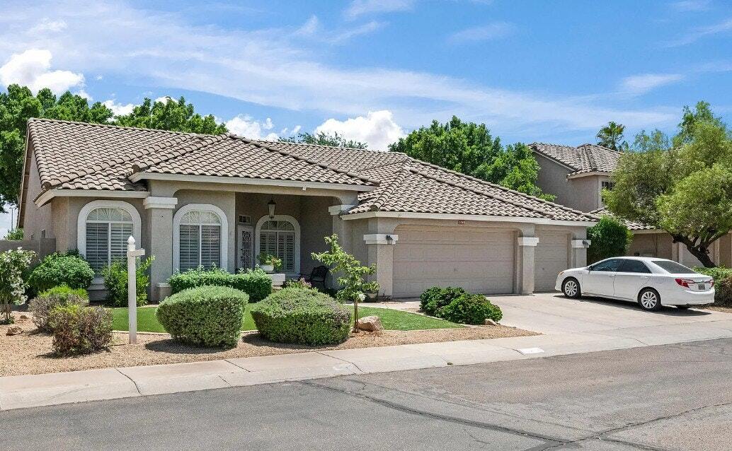 Primary Photo - 2243 E Cortez Dr
