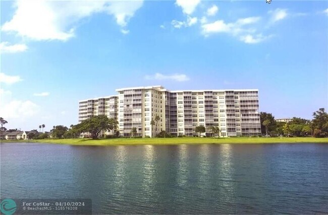 Foto del edificio - 3095 N Course Dr