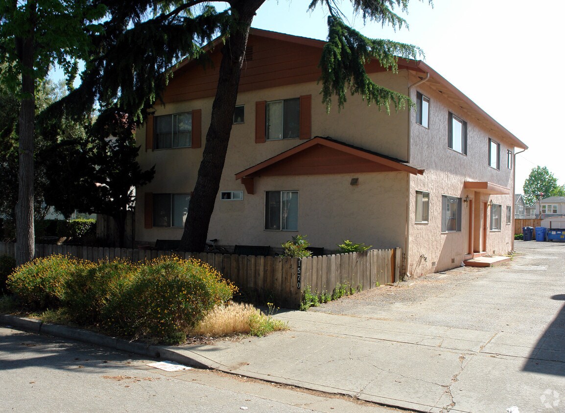 Primary Photo - 1570 Quebec Ct