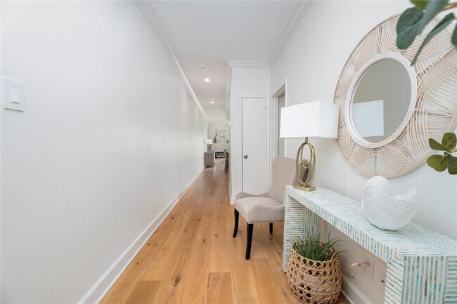 Foto del edificio - 401 Lakeside Ln
