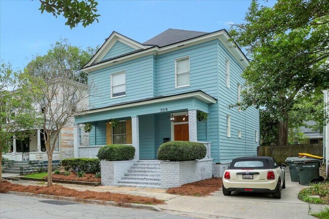 Building Photo - 309 W 33rd St
