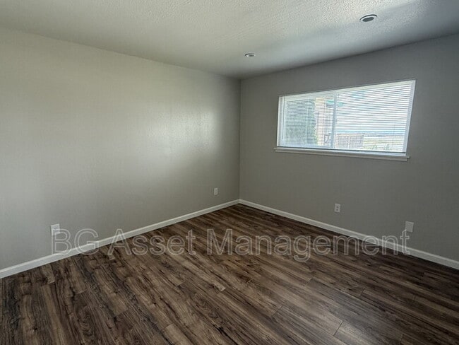 Building Photo - 50 Frey Pl