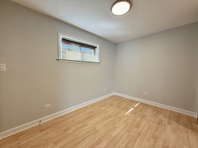 Foto del edificio - 5128 W Carmen Ave
