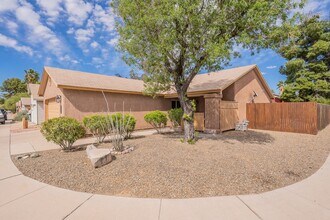 Building Photo - 4618 N Courtney Dr